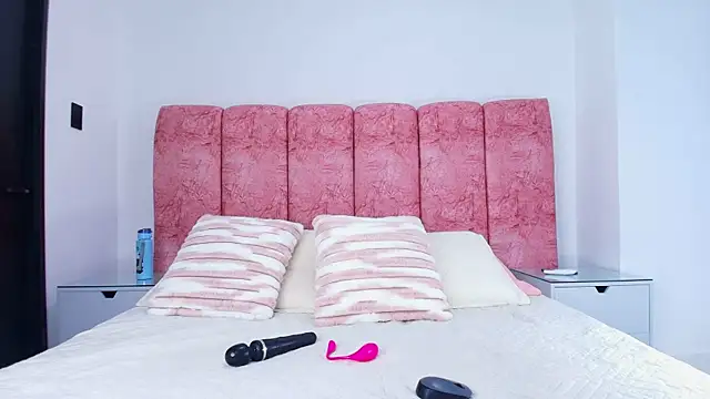 emmacurvy online show from 27, 11, 2025