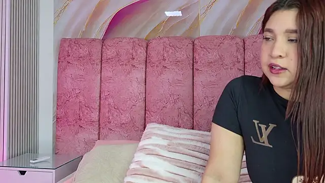 emmacurvy online show from 18, 2, 2026