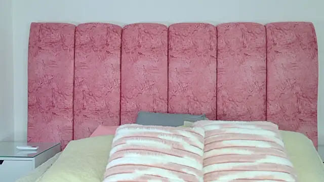 emmacurvy online show from 6, 1, 2026