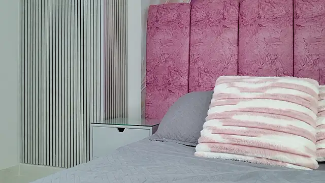 emmacurvy online show from 19, 2, 2026