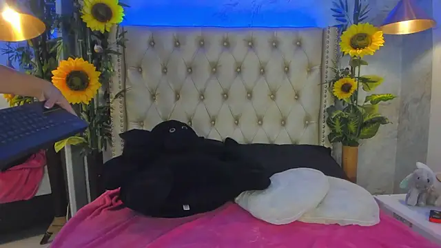 LittleeJaz online show from 9, 9, 2025