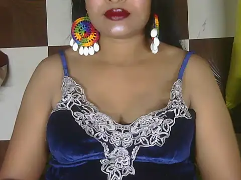 Snapshot of hotee_bhabi chatting on 10, 7, 2026 hotee bhabi online show from 10, 7, 2026