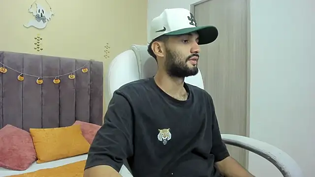 Snapshot of Ryan_Jackson_ chatting on 13, 10, 2025 Ryan Jackson online show from 13, 10, 2025