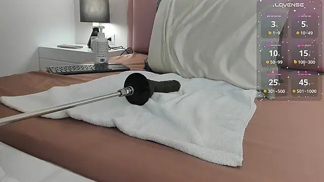 franceska milf online show from 10, 9, 2025