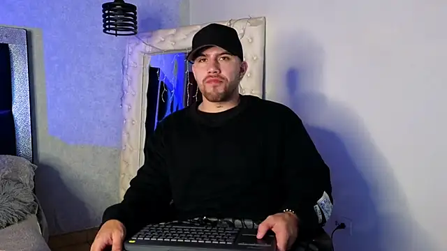 Snapshot of Ades_Lowe chatting on 6, 10, 2025 Ades Lowe online show from 6, 10, 2025