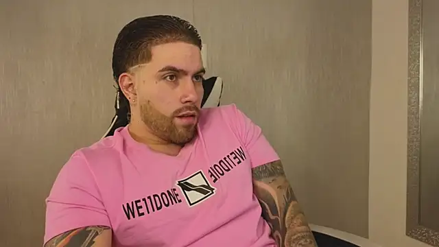 Snapshot of Ades_Lowe chatting on 16, 11, 2025 Ades Lowe online show from 16, 11, 2025