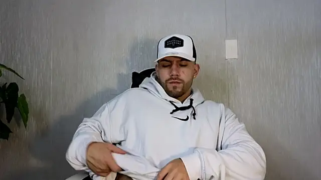 Snapshot of Ades_Lowe chatting on 8, 10, 2025 Ades Lowe online show from 8, 10, 2025