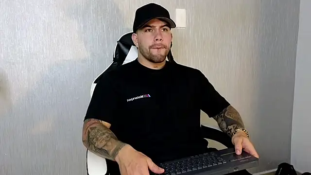 Snapshot of Ades_Lowe chatting on 22, 9, 2025 Ades Lowe online show from 22, 9, 2025