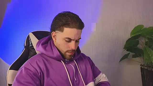 Snapshot of Ades_Lowe chatting on 26, 11, 2025 Ades Lowe online show from 26, 11, 2025