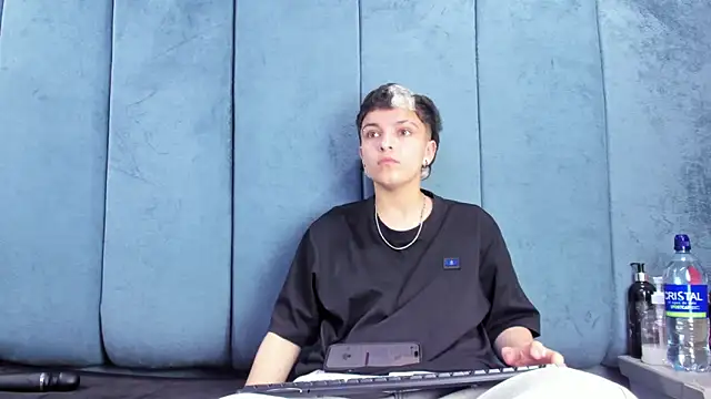 Megan Thompson  online show from 23, 4, 2026