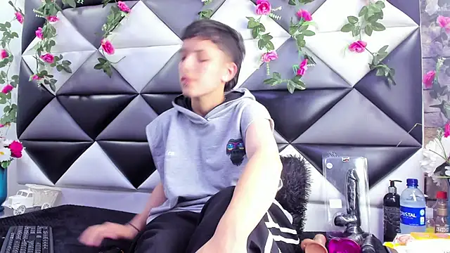 Snapshot of Megan_Thompson_ chatting on 15, 11, 2025 Megan Thompson online show from 15, 11, 2025