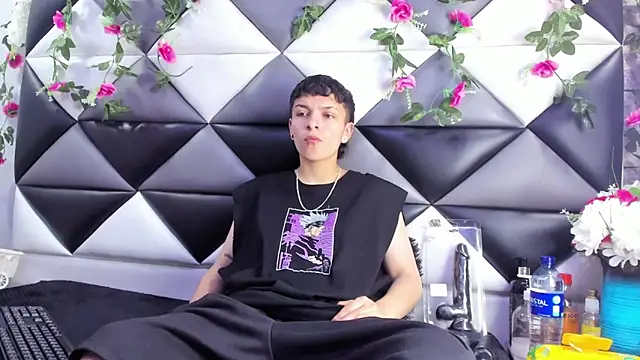 Snapshot of Megan_Thompson_ chatting on 29, 11, 2025 Megan Thompson online show from 29, 11, 2025