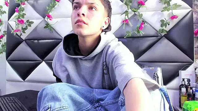 Snapshot of Megan_Thompson_ chatting on 28, 10, 2025 Megan Thompson online show from 28, 10, 2025