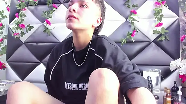 Snapshot of Megan_Thompson_ chatting on 5, 10, 2025 Megan Thompson online show from 5, 10, 2025