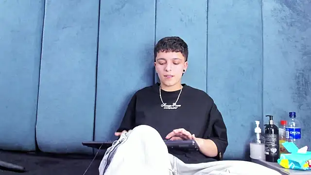 Megan Thompson  online show from 27, 3, 2026