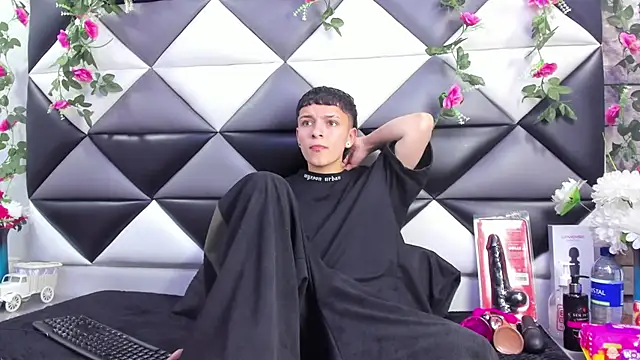 Snapshot of Megan_Thompson_ chatting on 28, 9, 2025 Megan Thompson online show from 28, 9, 2025