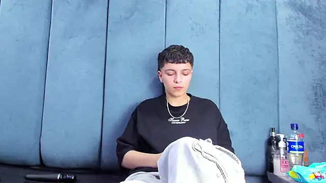 Megan Thompson  online show from 27, 3, 2026