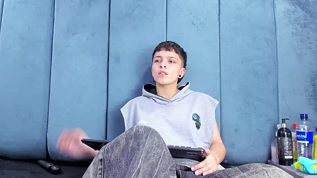 Megan Thompson  online show from 28, 3, 2026