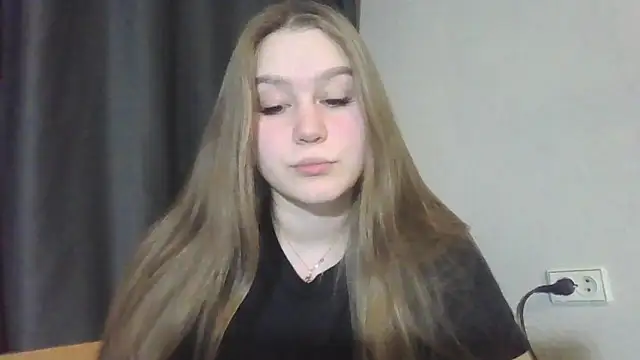 yourhoney Lola  online show from 28, 11, 2025