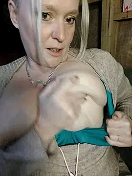 Bouncy-Bella28X online show from 25, 9, 2025