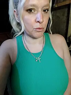 Bouncy-Bella28X online show from 29, 9, 2025