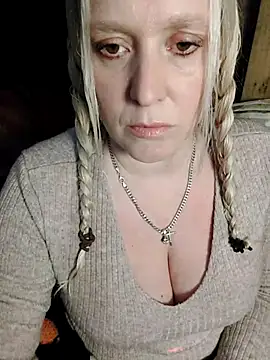 Bouncy-Bella28X online show from 11, 9, 2025