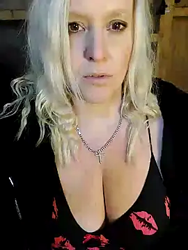 Bouncy-Bella28X online show from 10, 11, 2025