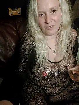 Bouncy-Bella28X online show from 19, 9, 2025