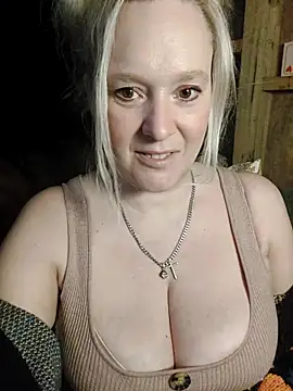 Bouncy-Bella28X online show from 11, 10, 2025