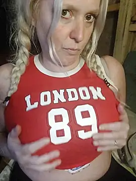 Bouncy-Bella28X online show from 16, 9, 2025