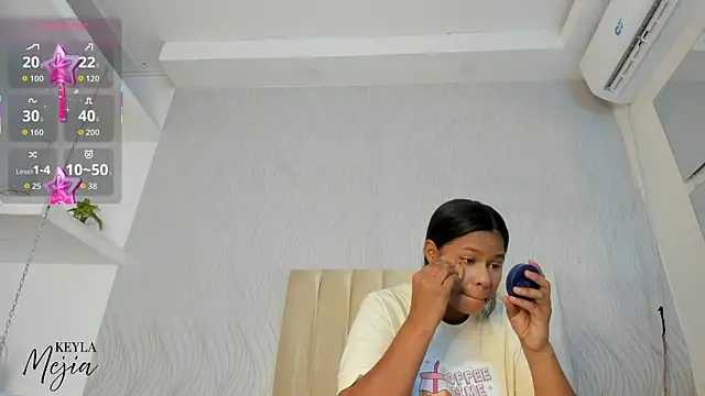 keyla mejia online show from 17, 5, 2026