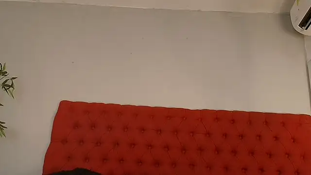 keyla mejia online show from 14, 4, 2026