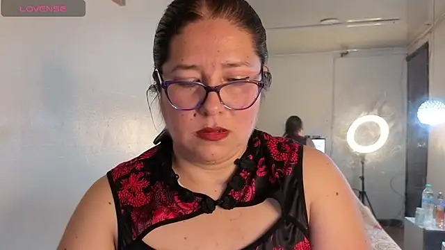 scarlett widow  online show from 16, 5, 2026