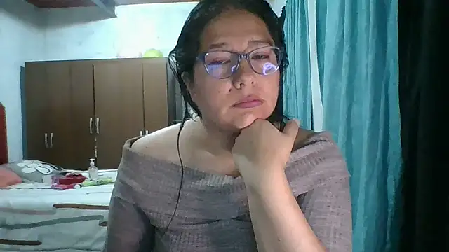 scarlett widow  online show from 29, 9, 2025