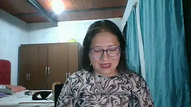 scarlett widow  online show from 27, 9, 2025