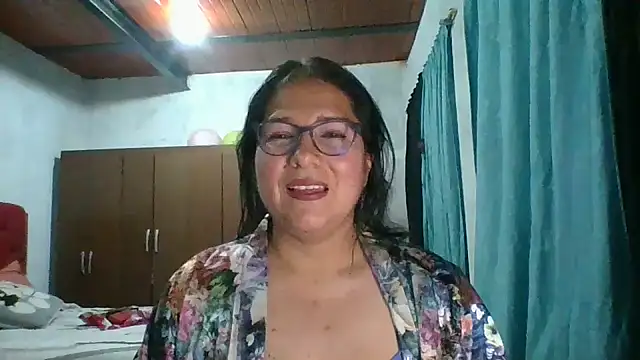 scarlett widow  online show from 25, 9, 2025