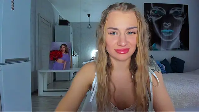 Snapshot of MashaFromRussia__ chatting on 14, 10, 2025 MashaFromRussia online show from 14, 10, 2025