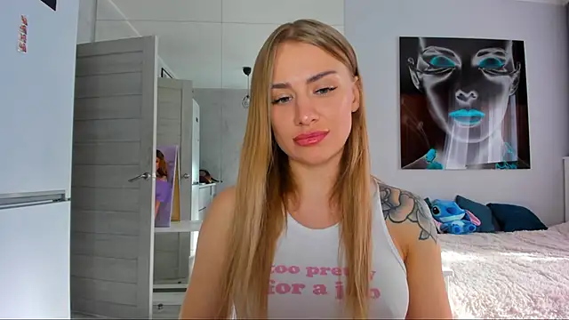 Snapshot of MashaFromRussia__ chatting on 13, 10, 2025 MashaFromRussia online show from 13, 10, 2025