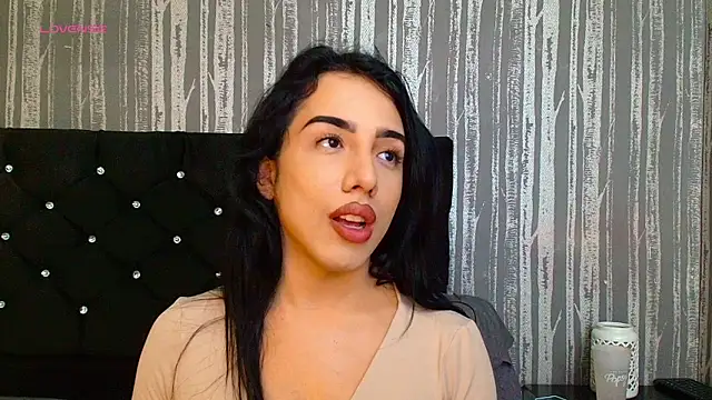 Alicee Moonn online show from 16, 4, 2026