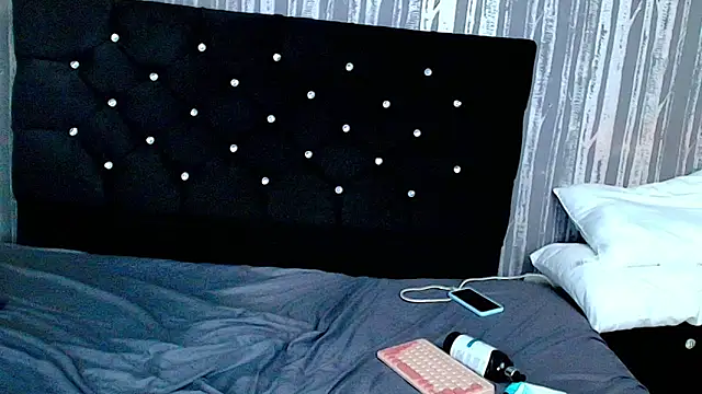 Snapshot of Alicee_Moonn chatting on 24, 2, 2026 Alicee Moonn online show from 24, 2, 2026