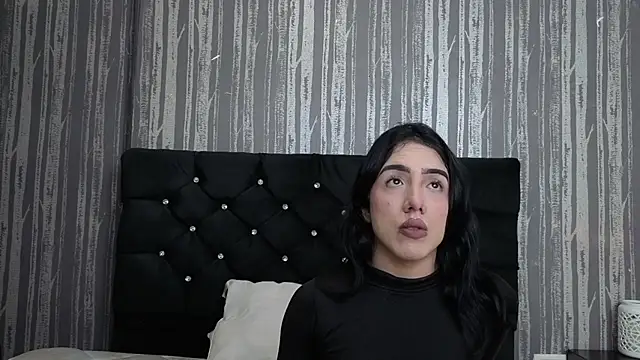 Alicee Moonn online show from 17, 7, 2026