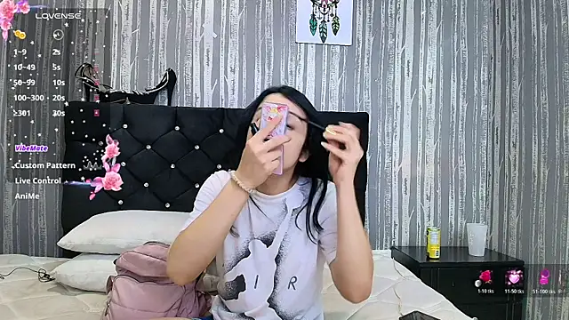 Alicee Moonn online show from 8, 11, 2025