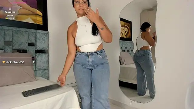 Snapshot of tamara_lovv chatting on 10, 10, 2025 tamara lovv online show from 10, 10, 2025