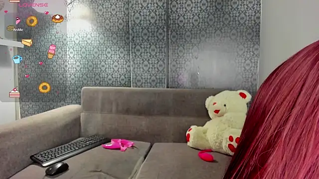 Zoe White  online show from 24, 10, 2025