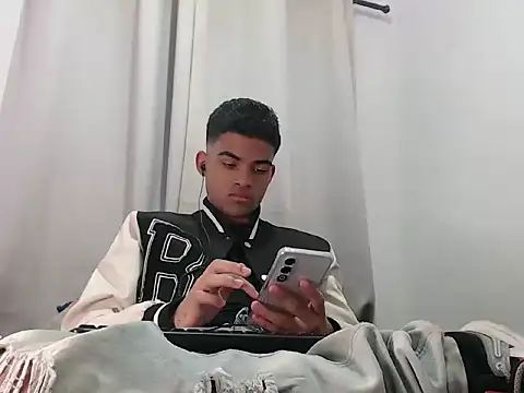 camillo beischel  online show from 5, 10, 2025