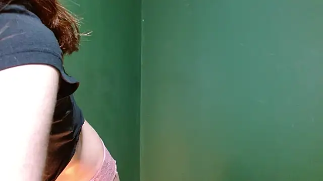 Roxiehood online show from 12, 9, 2025