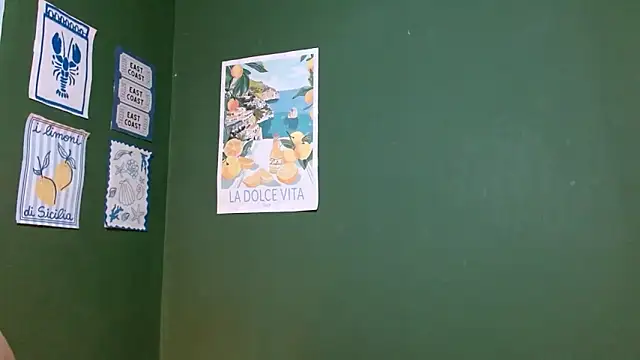 Roxiehood online show from 12, 11, 2025