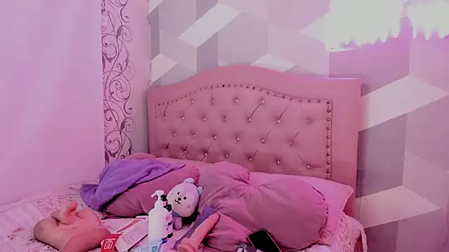 Snapshot of BiancaShermann chatting on 15, 11, 2025 BiancaShermann online show from 15, 11, 2025