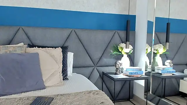 Mia Roswell online show from 12, 10, 2025