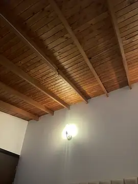 Mia Roswell online show from 4, 4, 2026